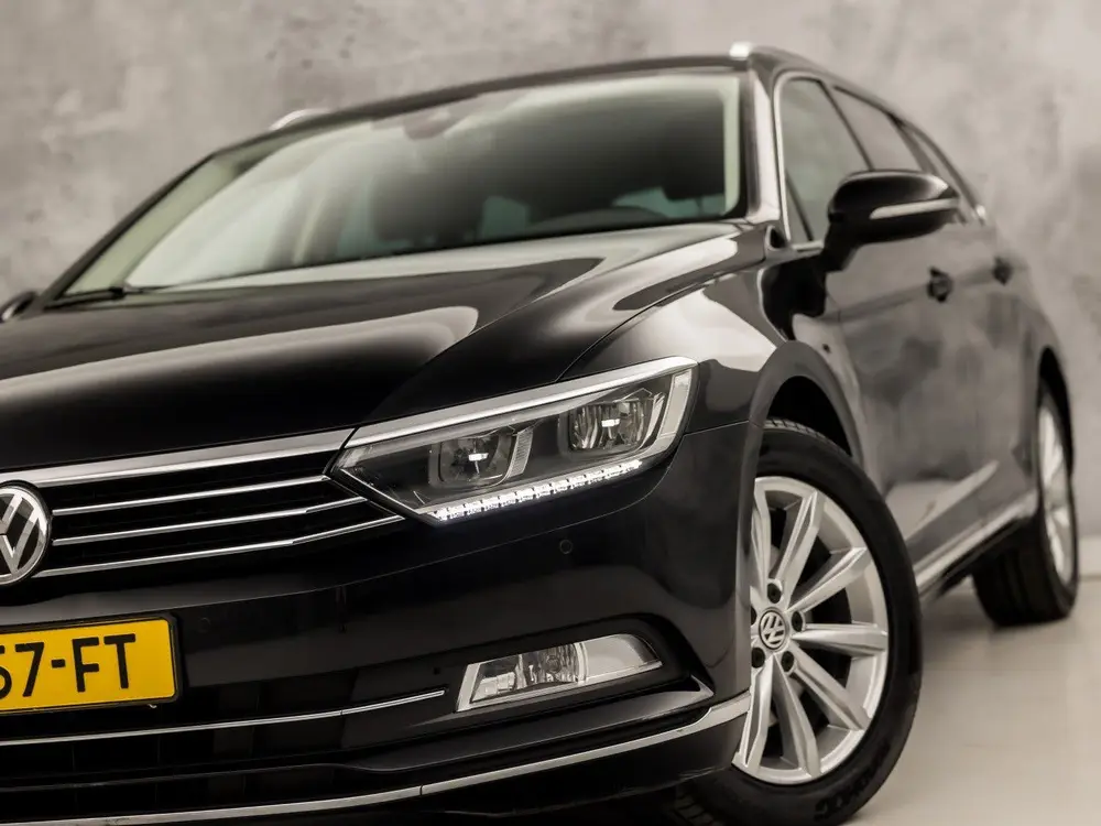 Volkswagen Passat Variant 1.5 TSI Highline Sportline 150Pk A uit 2019, foto 13