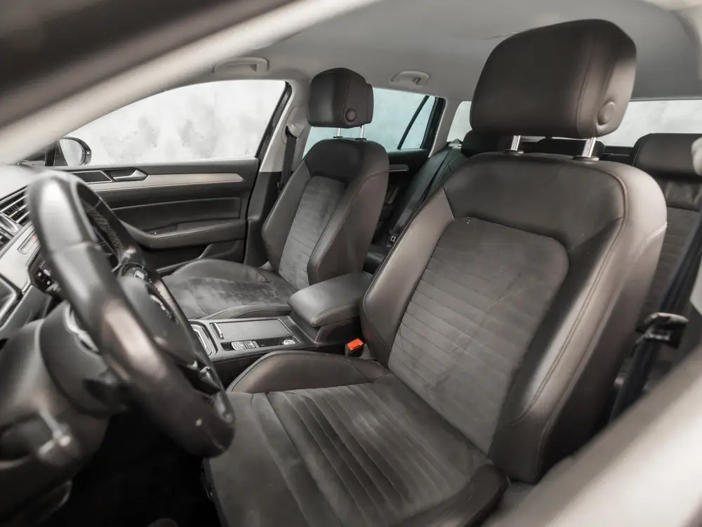 Volkswagen Passat Variant 1.5 TSI Highline Sportline 150Pk A uit 2019, foto 15