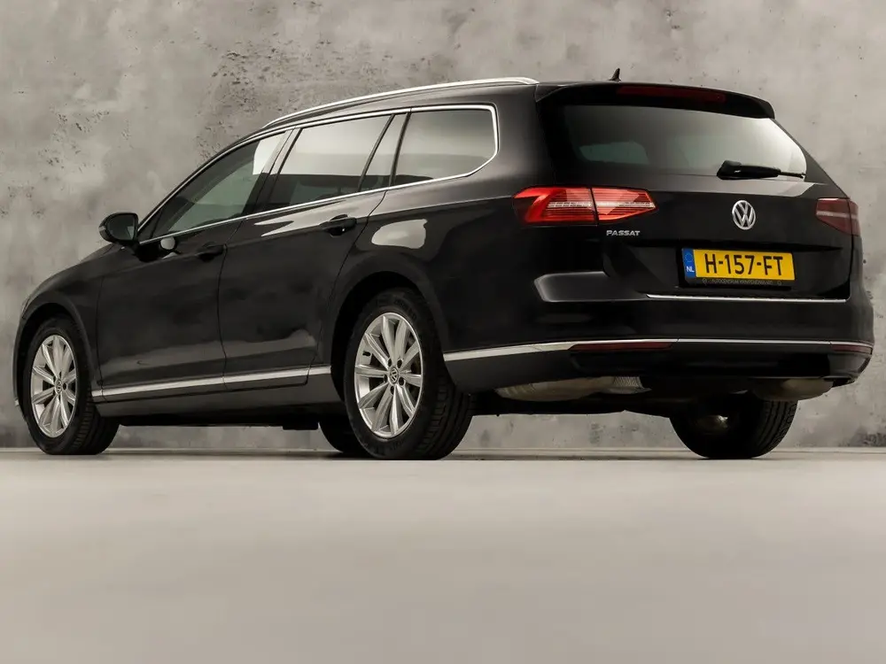 Volkswagen Passat Variant 1.5 TSI Highline Sportline 150Pk A uit 2019, foto 3