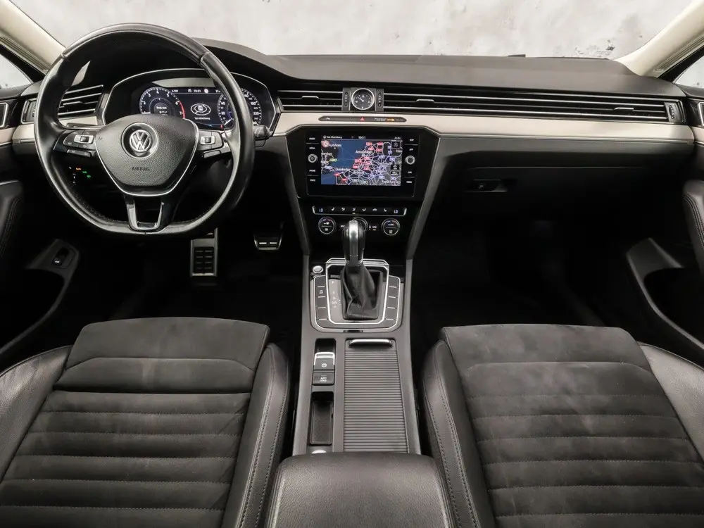 Volkswagen Passat Variant 1.5 TSI Highline Sportline 150Pk A uit 2019, foto 6