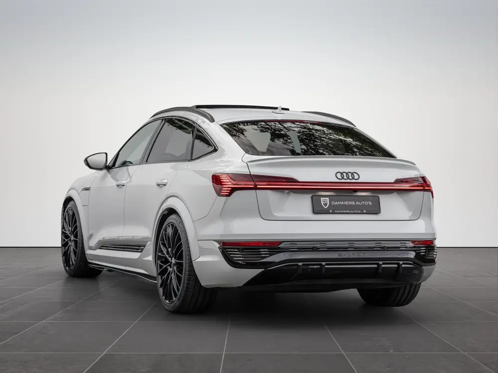 Audi Q8 SQ8 503pk Quattro 115 kWh Pano S-st uit 2024, foto 2