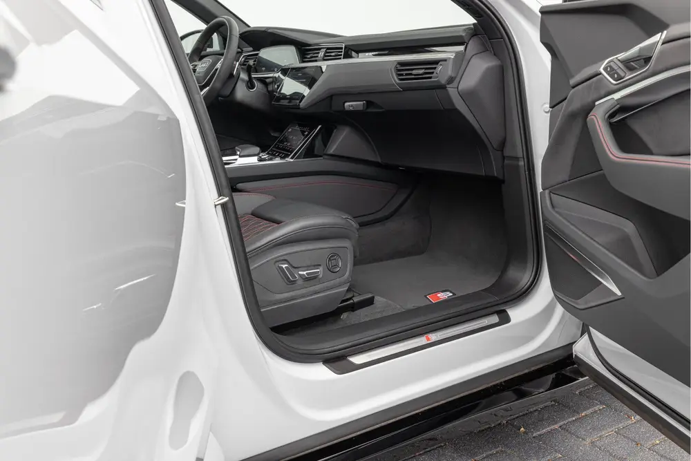 Audi Q8 SQ8 503pk Quattro 115 kWh Pano S-st uit 2024, foto 8