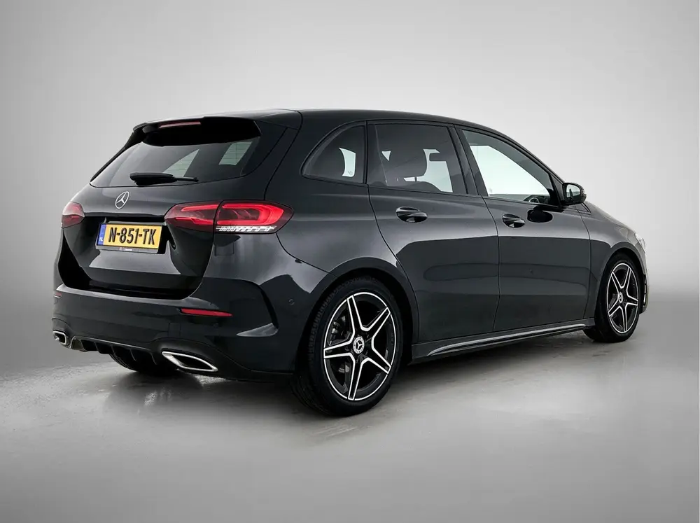 Mercedes-Benz B-Klasse 180 AMG Nightpakket uit 2022, foto 3