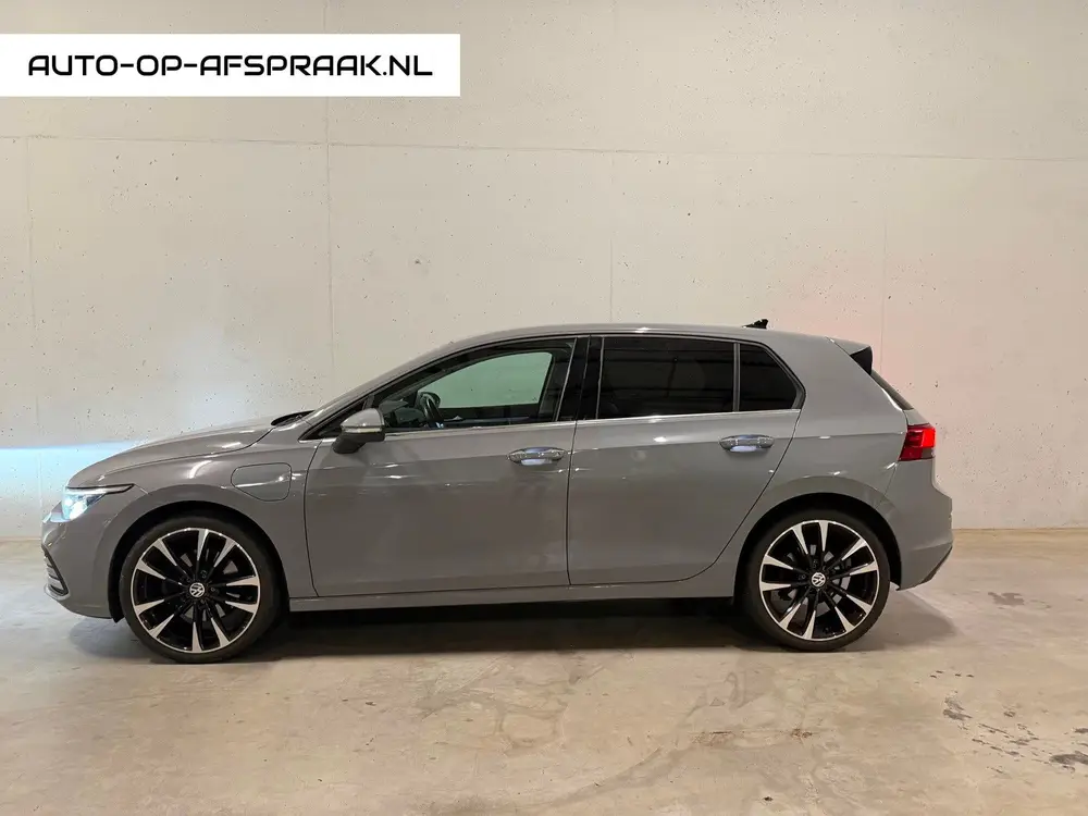Volkswagen Golf 1.4 eHybrid Style Nav Camera Stoelv. Cruise uit 2020, foto 2