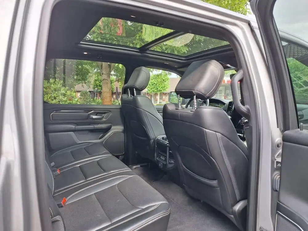 Dodge Ram 1500 5.7 V8 4x4 Crew Cab Laramie uit 2020, foto 14