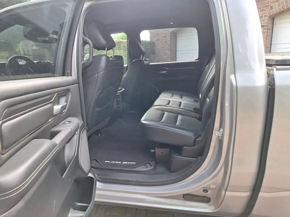 Dodge Ram 1500 5.7 V8 4x4 Crew Cab Laramie uit 2020, foto 6
