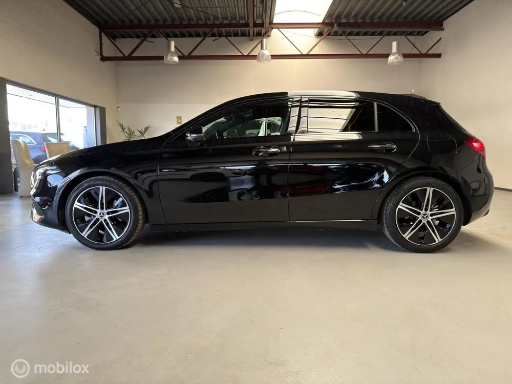 Mercedes-Benz A-Klasse 180 Luxury Line Keyless ACC 360Camera uit 2023, foto 6