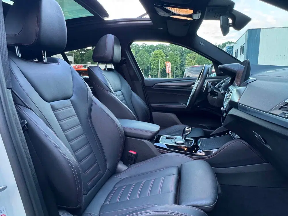 BMW X4 M40i High Executive uit 2021, foto 2