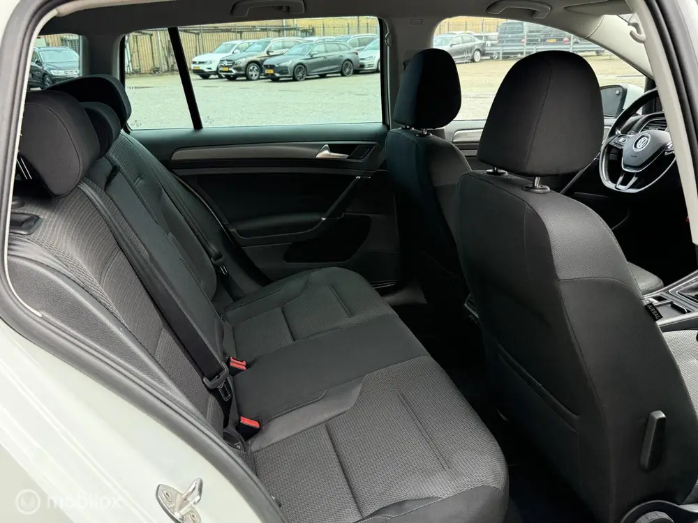 Volkswagen Golf 1.6 TDI Highline | ACC | CARPLAY | uit 2019, foto 19