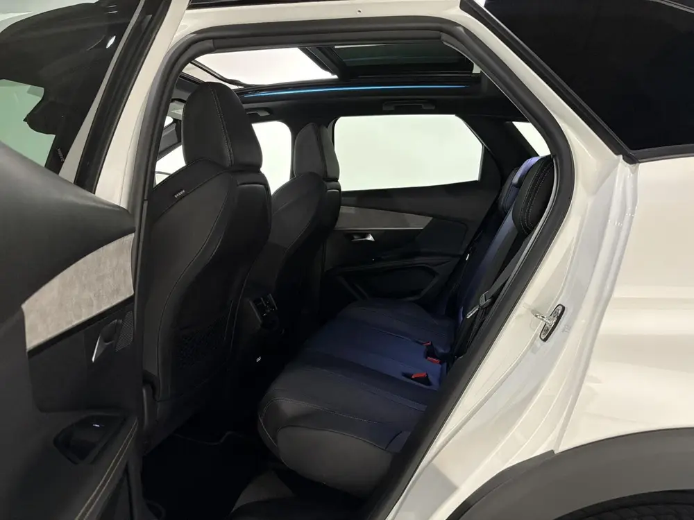 Peugeot 3008 1.2 130pk AUT GT uit 2023, foto 9
