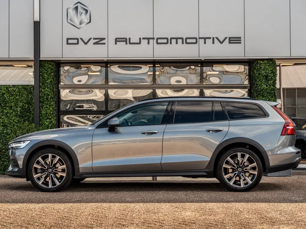 Volvo V60 Cross Country 2.0 B5 AWD Pro uit 2021, foto 7