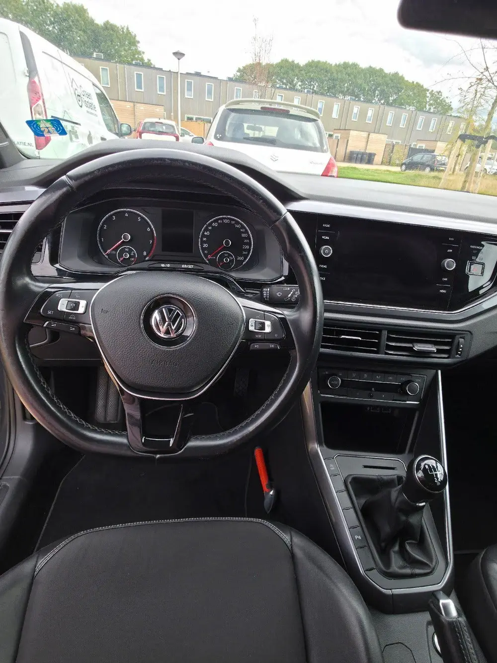 Volkswagen Polo 1.0 TSI 95pk 2019 Grijs | R Line | Pano dak uit 2019, foto 15