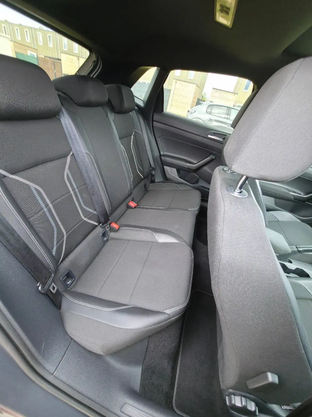 Volkswagen Polo 1.0 TSI 95pk 2019 Grijs | R Line | Pano dak uit 2019, foto 18