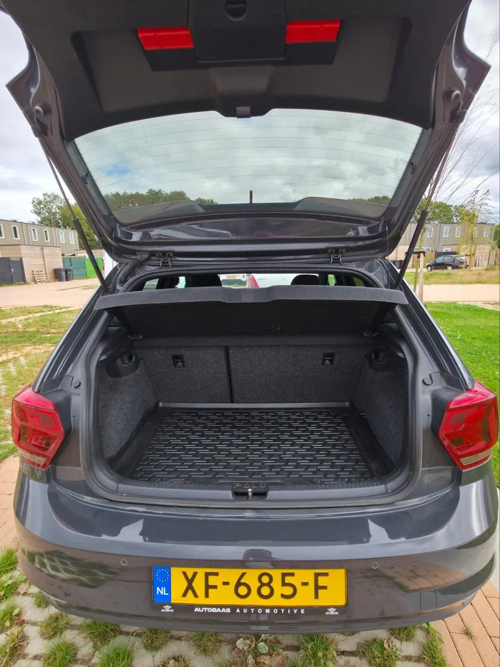 Volkswagen Polo 1.0 TSI 95pk 2019 Grijs | R Line | Pano dak uit 2019, foto 9