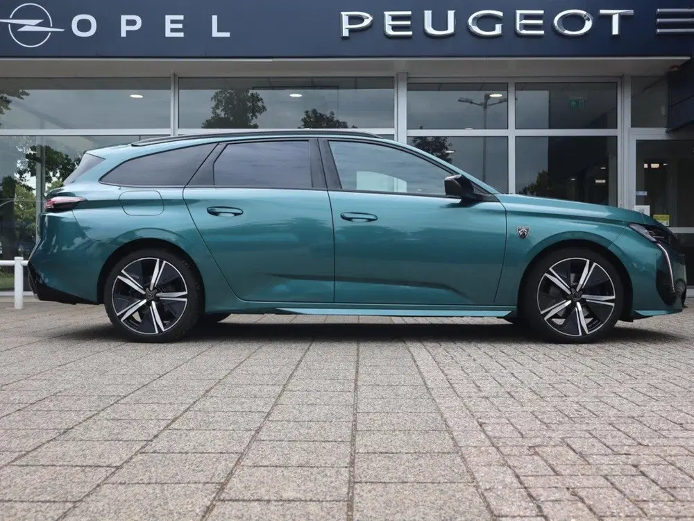 Peugeot 308 SW GT PureTech 130PK EAT8 Automaat uit 2022, foto 3