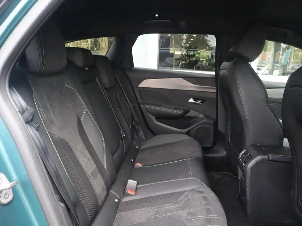Peugeot 308 SW GT PureTech 130PK EAT8 Automaat uit 2022, foto 7
