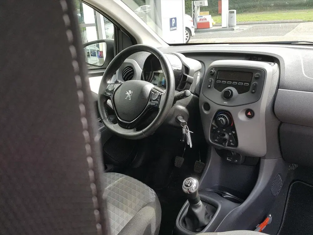 Peugeot 108 1.0 e-VTi 72pk 5D Active uit 2021, foto 12