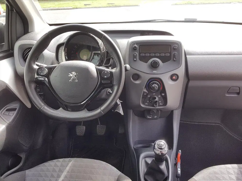 Peugeot 108 1.0 e-VTi 72pk 5D Active uit 2021, foto 13