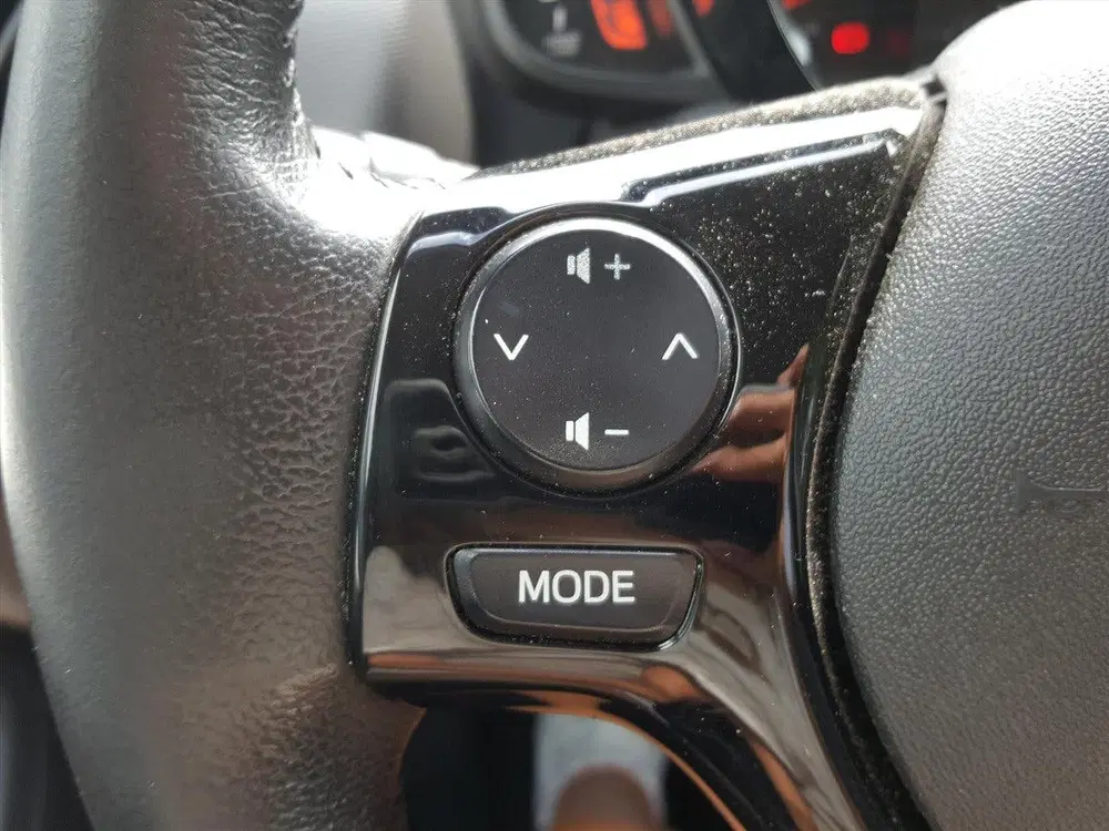 Peugeot 108 1.0 e-VTi 72pk 5D Active uit 2021, foto 16
