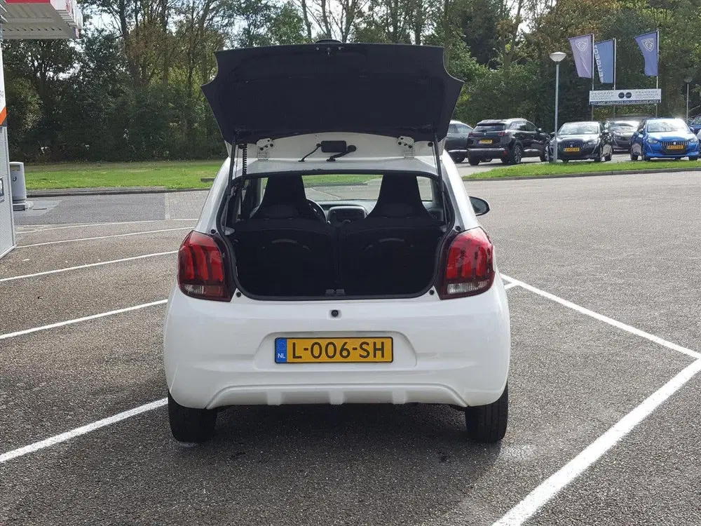 Peugeot 108 1.0 e-VTi 72pk 5D Active uit 2021, foto 5