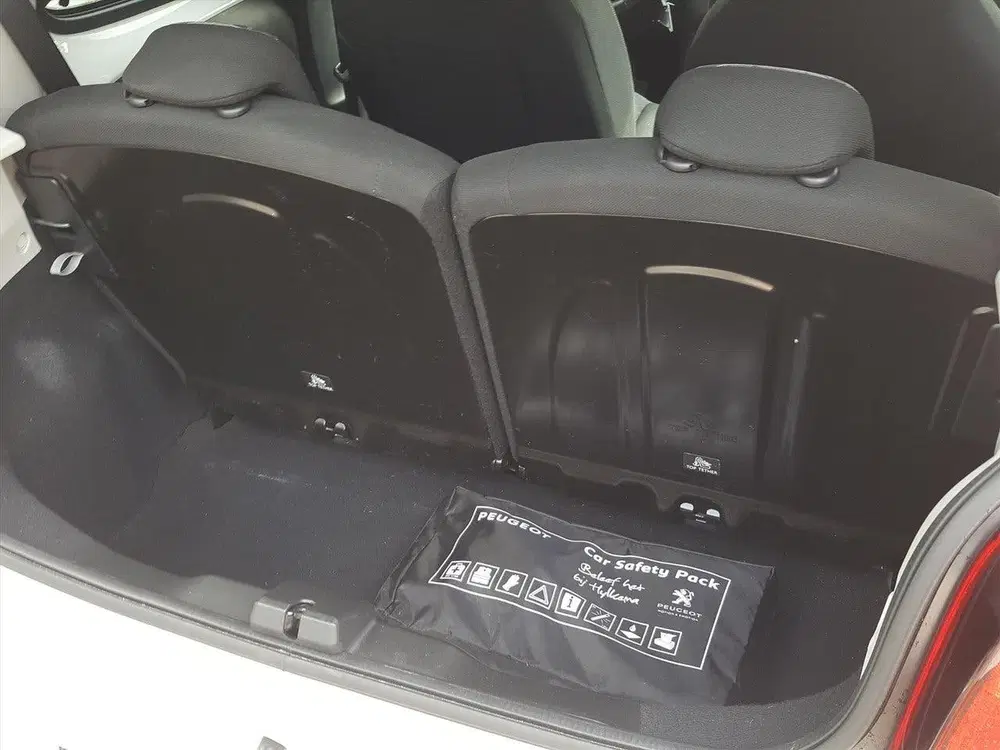 Peugeot 108 1.0 e-VTi 72pk 5D Active uit 2021, foto 6