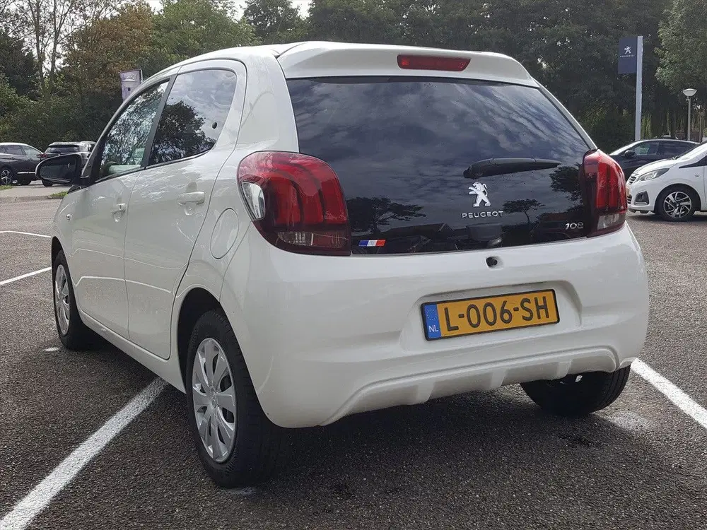 Peugeot 108 1.0 e-VTi 72pk 5D Active uit 2021, foto 7