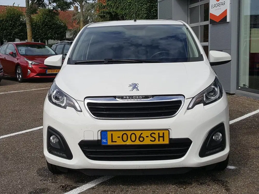 Peugeot 108 1.0 e-VTi 72pk 5D Active uit 2021, foto 9