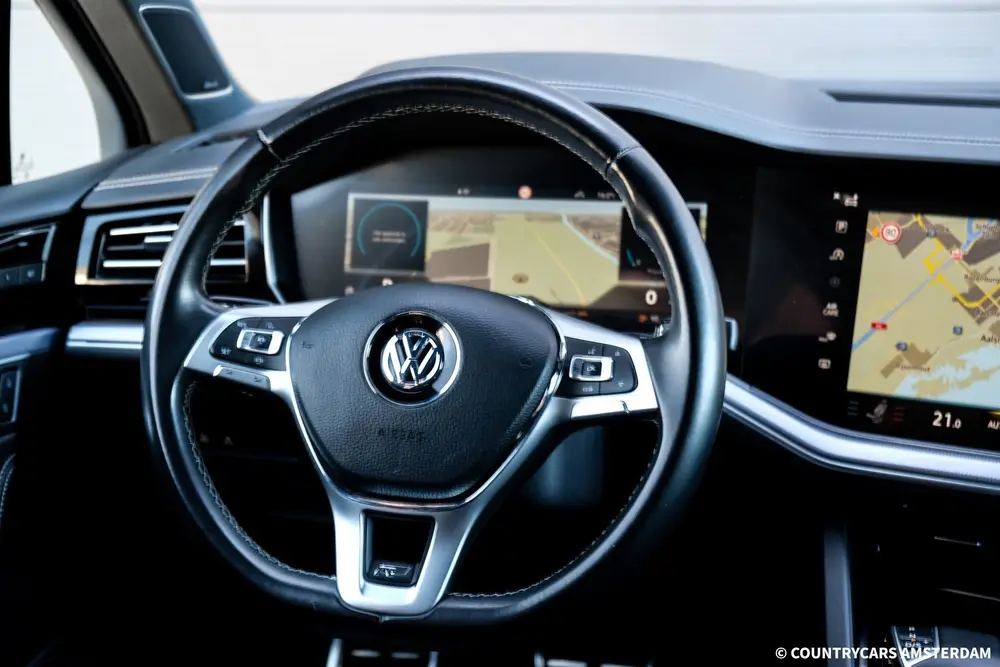 Volkswagen Touareg 4.0 V8 TDI R-Line 4Motion | Grijs Kenteke uit 2019, foto 16