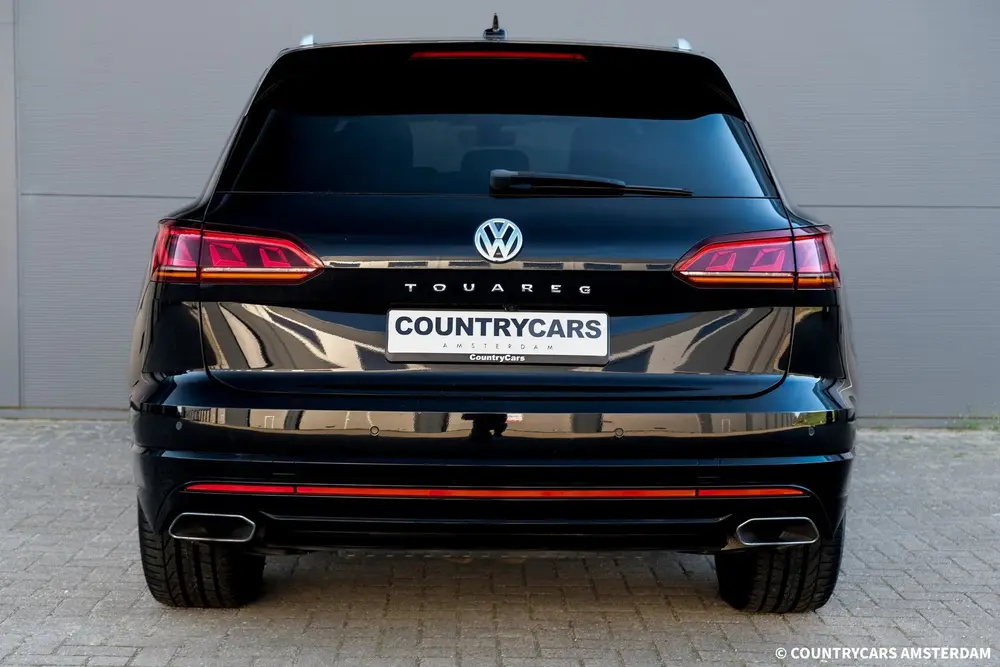 Volkswagen Touareg 4.0 V8 TDI R-Line 4Motion | Grijs Kenteke uit 2019, foto 3