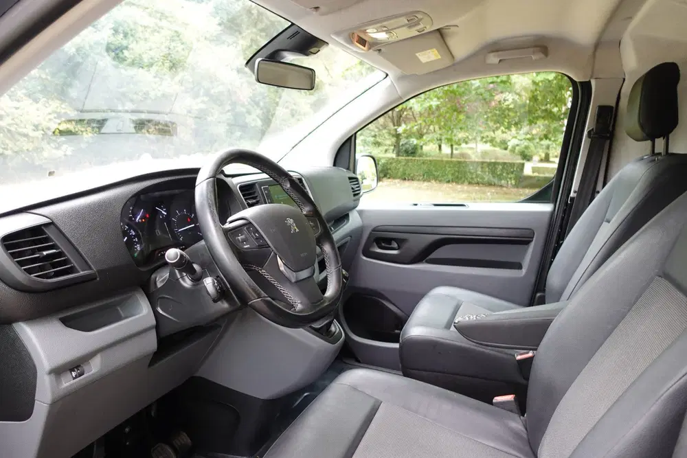 Peugeot Expert 2.0 BlueHDI 120 Standard Premium uit 2021, foto 17