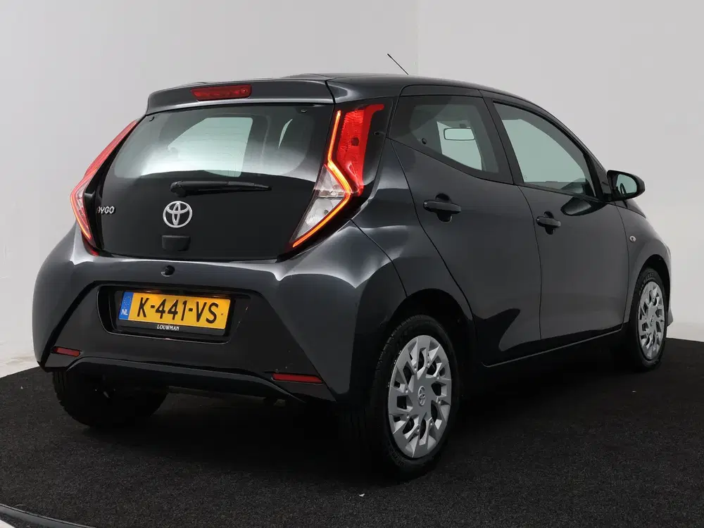 Toyota Aygo 1.0 VVT-i x-play uit 2021, foto 2