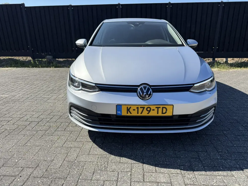 Volkswagen Golf 1.0 TSI Life | NED AUTO | GETINTE RAMEN | ZW uit 2021, foto 2