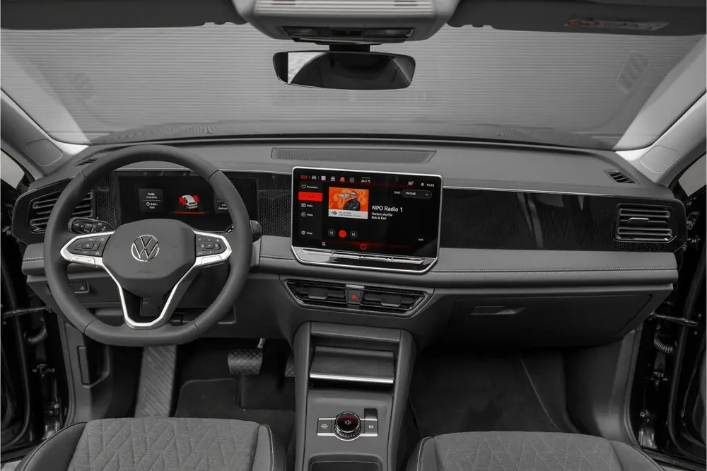 Volkswagen Tiguan 1.5 eHybrid 30 Year Ed Style Pano IQ Winte uit 2026, foto 2