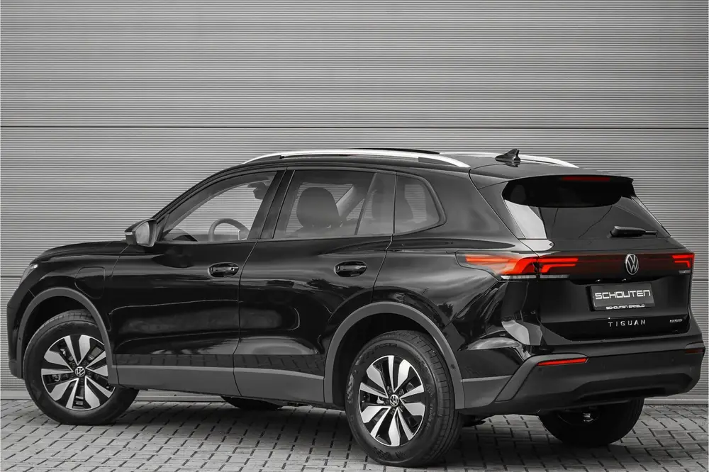 Volkswagen Tiguan 1.5 eHybrid 30 Year Ed Style IQ Pano Winte uit 2026, foto 11