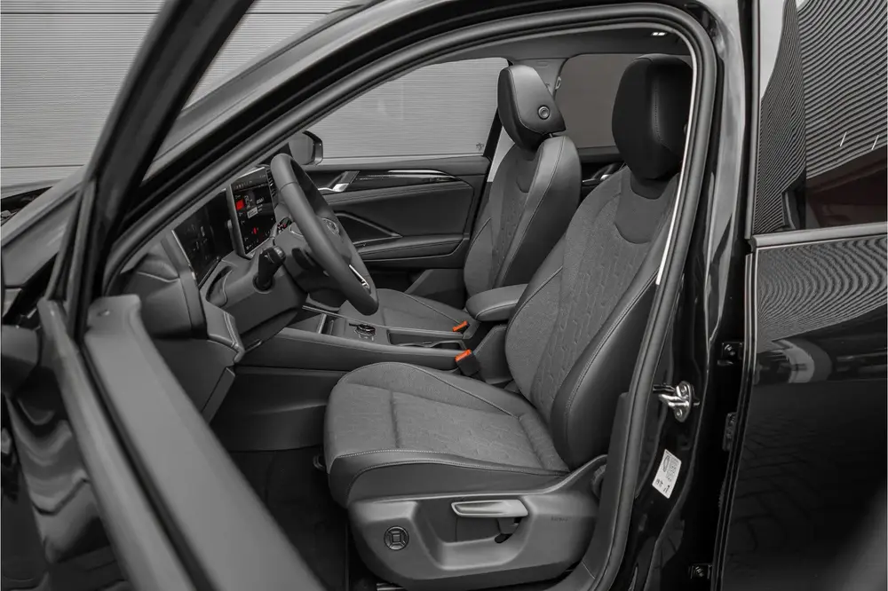 Volkswagen Tiguan 1.5 eHybrid 30 Year Ed Style IQ Pano Winte uit 2026, foto 5