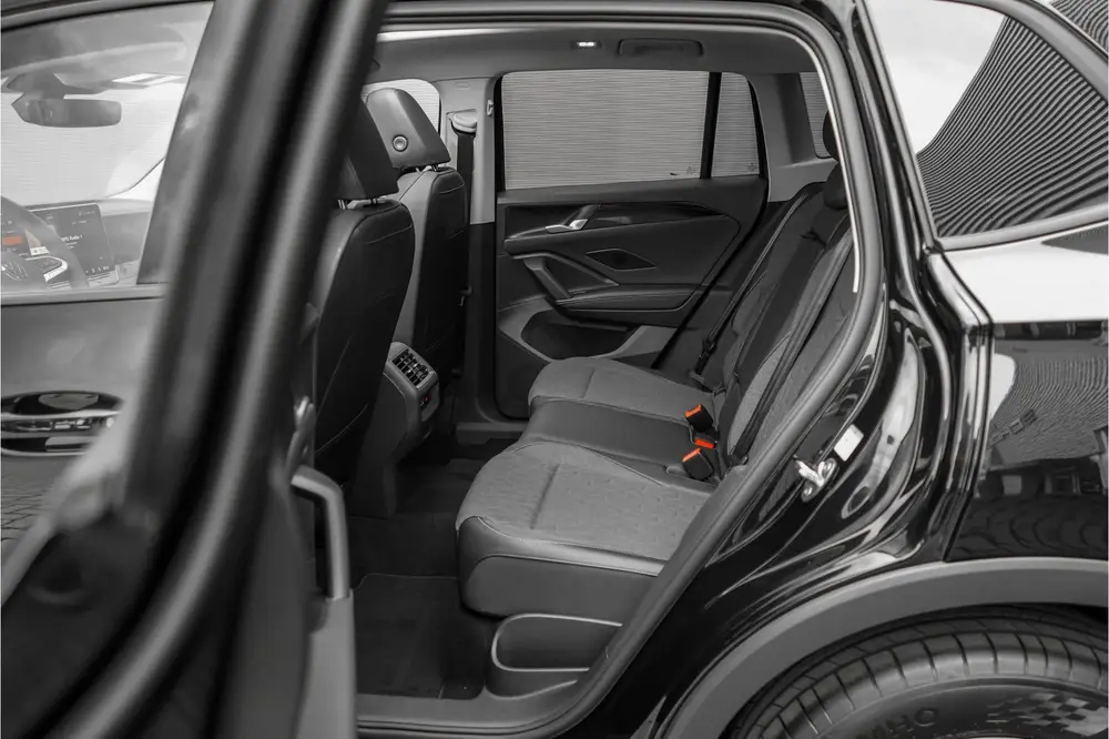 Volkswagen Tiguan 1.5 eHybrid 30 Year Ed Style IQ Pano Winte uit 2026, foto 6