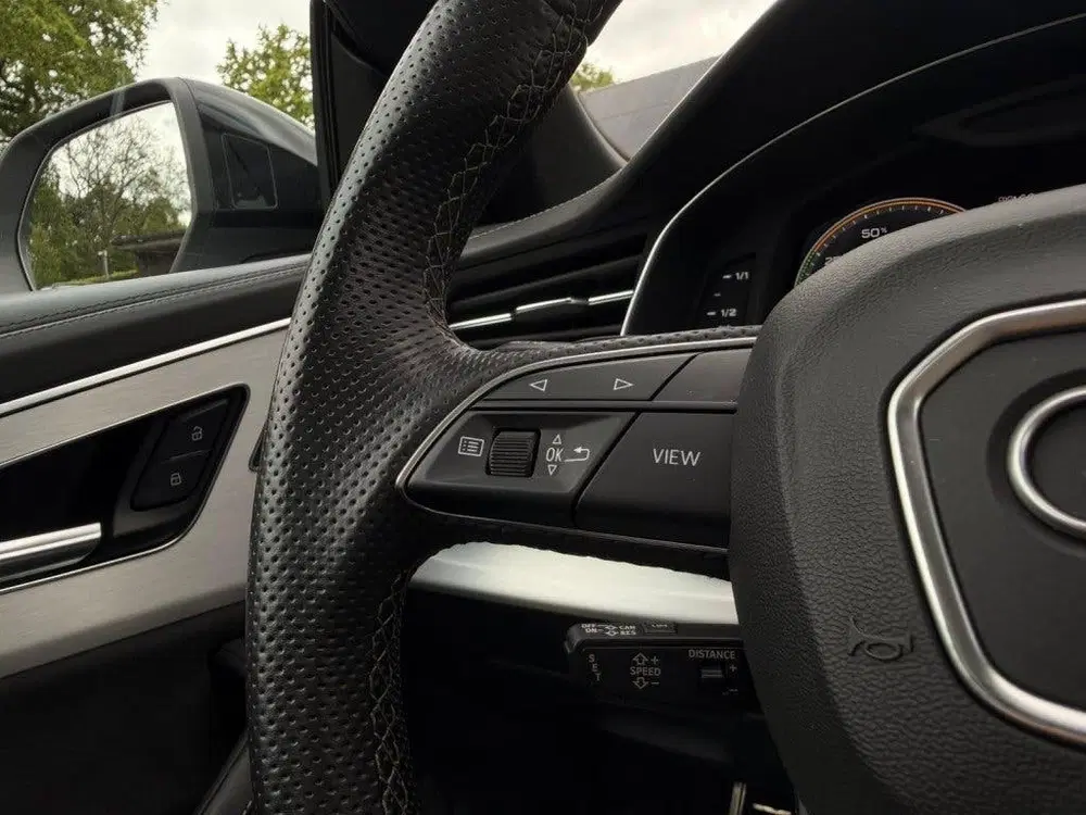 Audi Q8 60 TFSI E Q COMPETITION uit 2021, foto 13