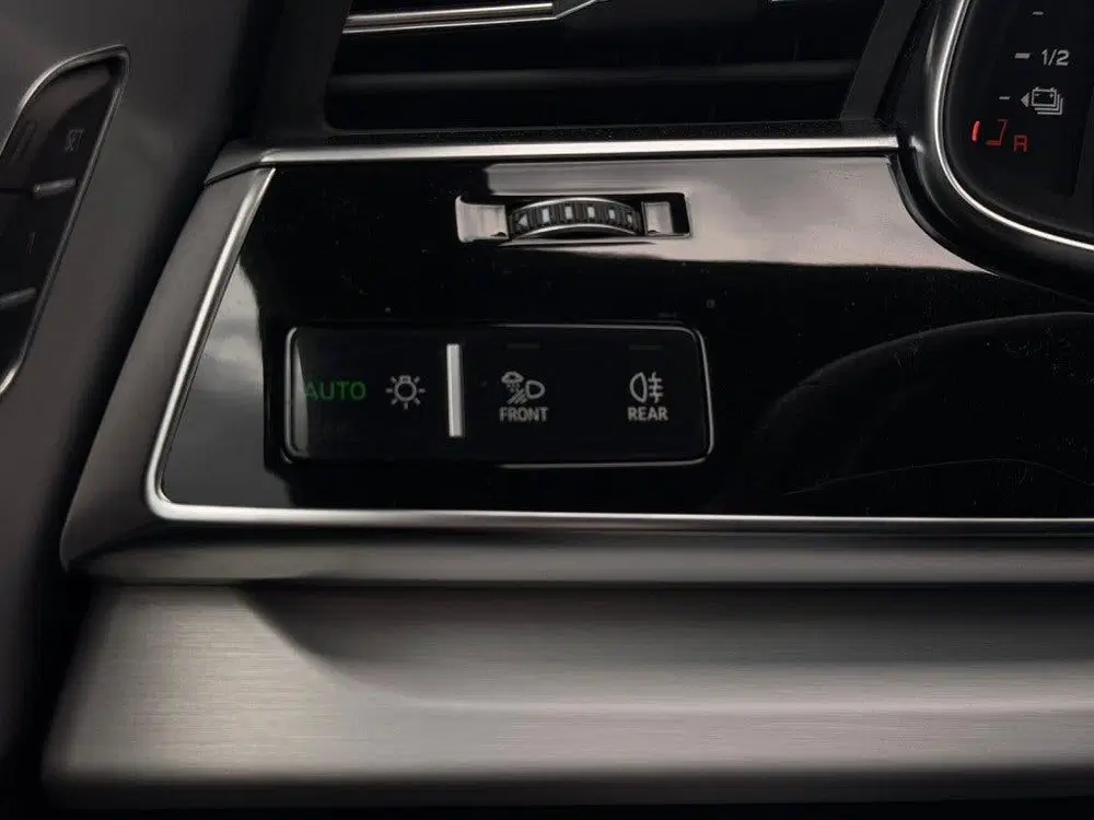 Audi Q8 60 TFSI E Q COMPETITION uit 2021, foto 19