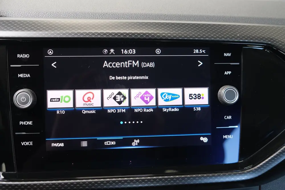 Volkswagen T-Cross 1.0 TSI Life - N.A.P. Airco, Cruise, Navi uit 2022, foto 15