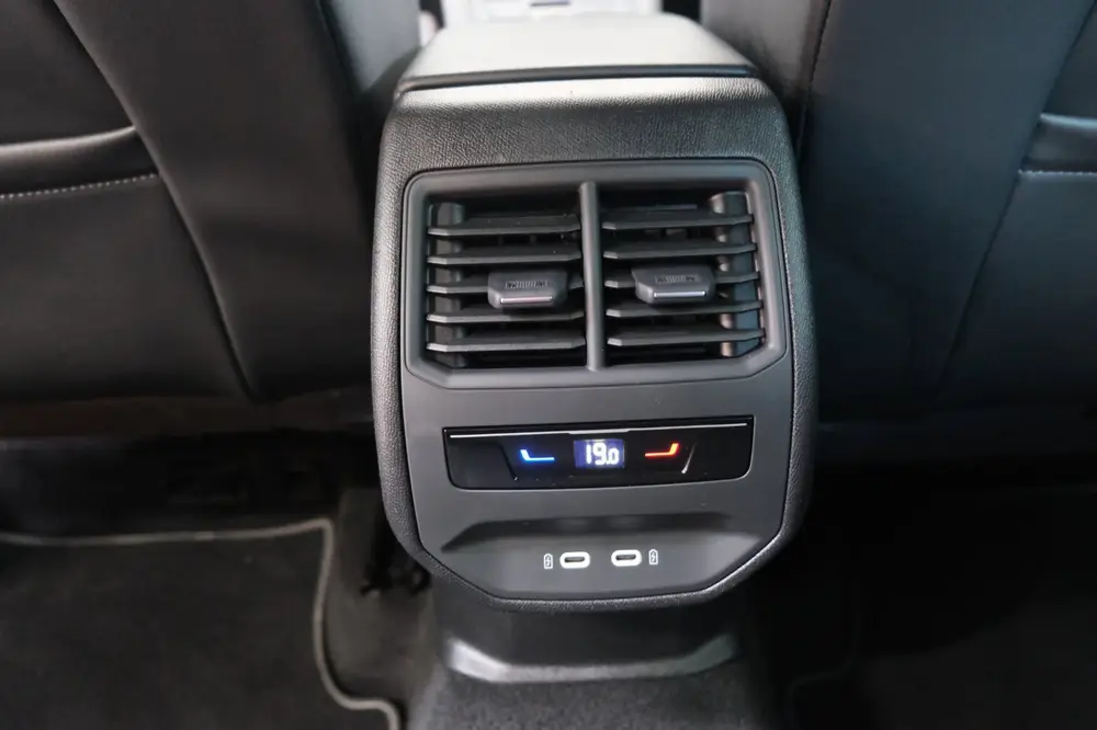 SEAT Leon 1.5 eTSI FR Business Intense Automaat uit 2022, foto 11
