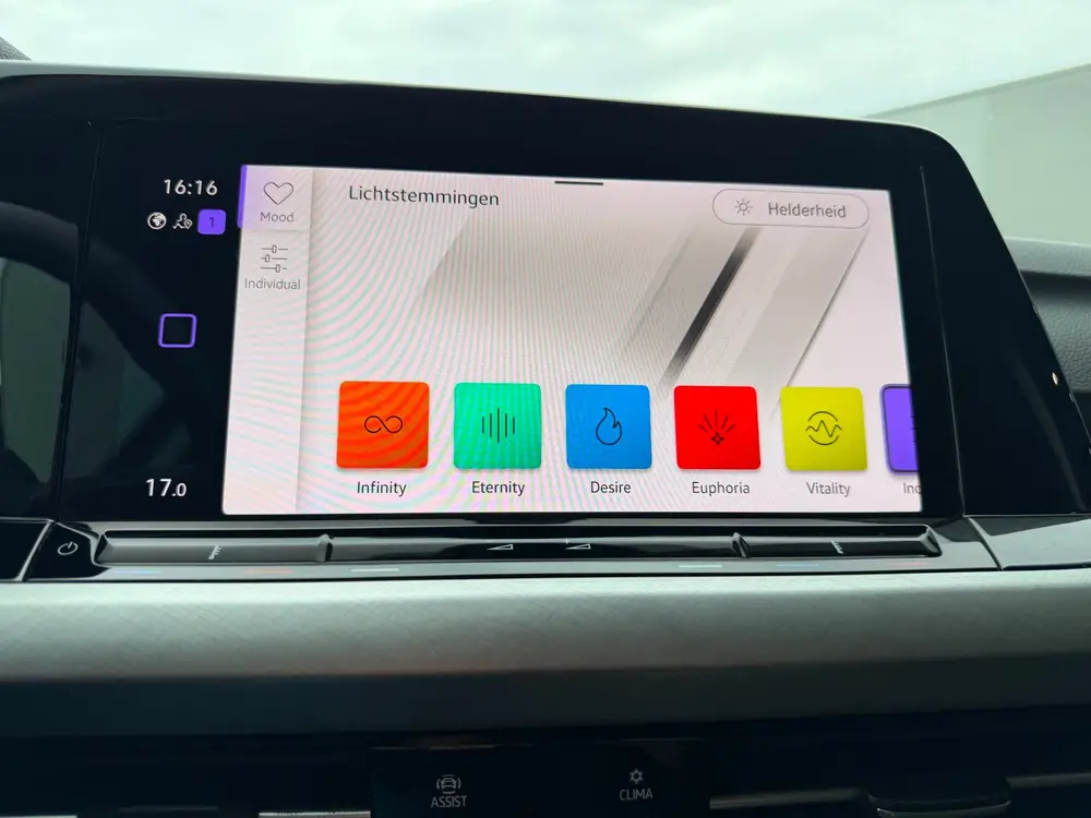 Volkswagen Golf 1.0 eTSI Business VOL optie's automaat uit 2021, foto 19