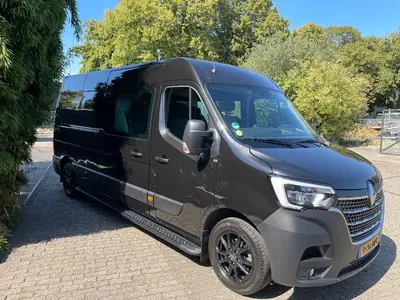Renault Master 180pk L3H2 2024 Dubbele Cabine Zwart Metal uit 2024