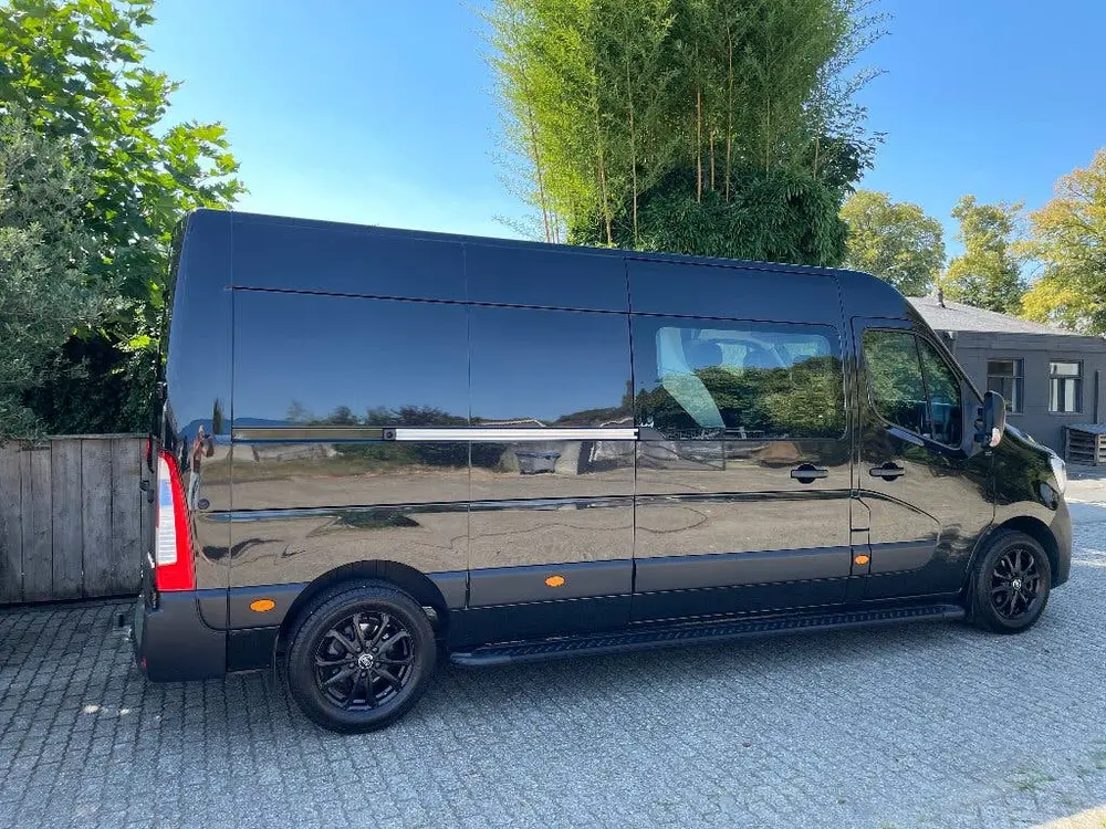 Renault Master 180pk L3H2 2024 Dubbele Cabine Zwart Metal uit 2024, foto 10