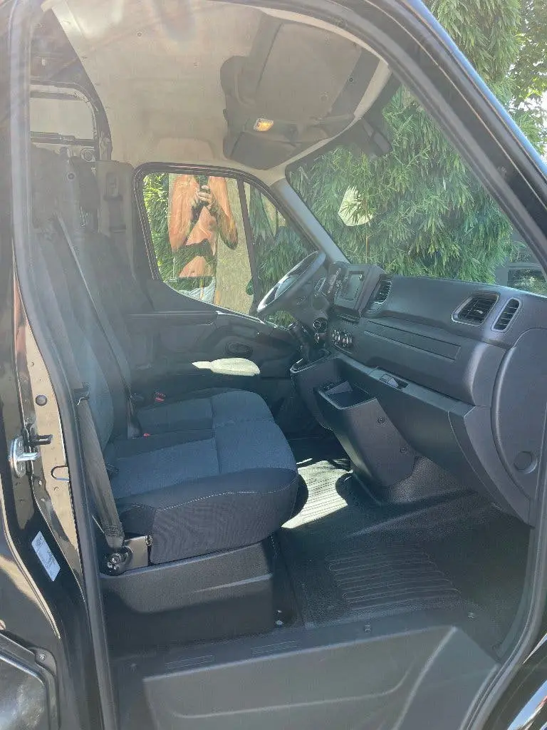 Renault Master 180pk L3H2 2024 Dubbele Cabine Zwart Metal uit 2024, foto 11