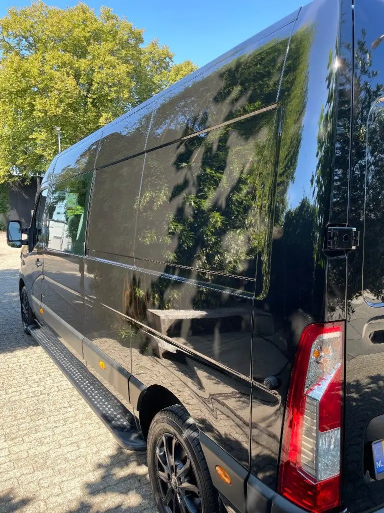 Renault Master 180pk L3H2 2024 Dubbele Cabine Zwart Metal uit 2024, foto 2