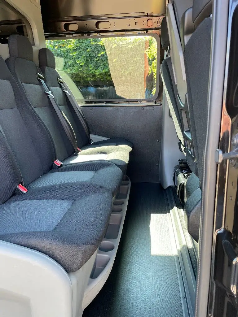 Renault Master 180pk L3H2 2024 Dubbele Cabine Zwart Metal uit 2024, foto 3