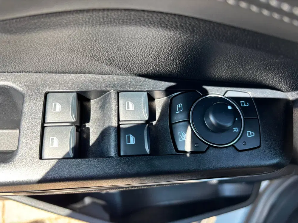 Ford Puma 1.0 EcoBoost Hybrid Titanium CAMERA uit 2025, foto 11