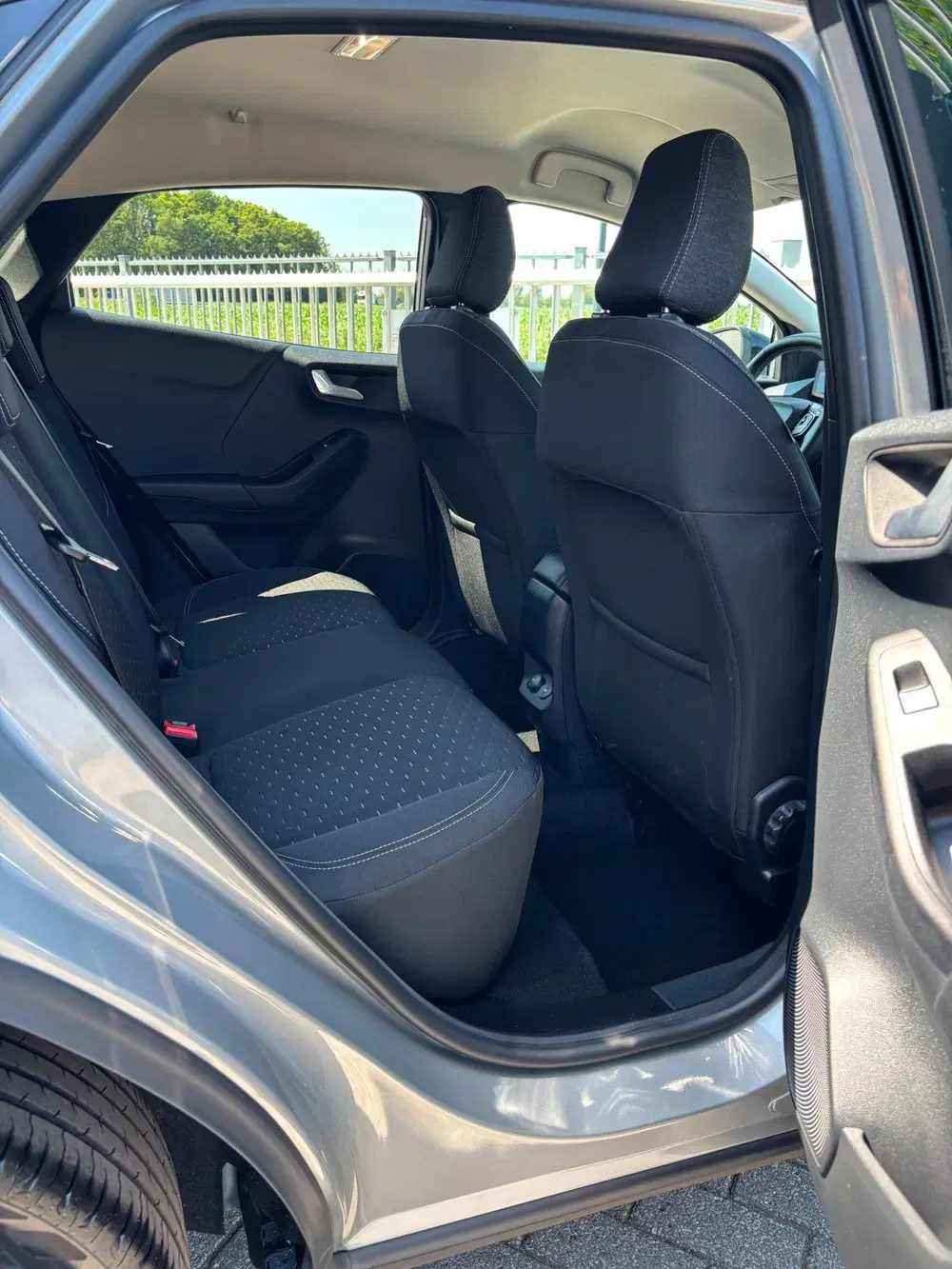 Ford Puma 1.0 EcoBoost Hybrid Titanium CAMERA uit 2025, foto 12