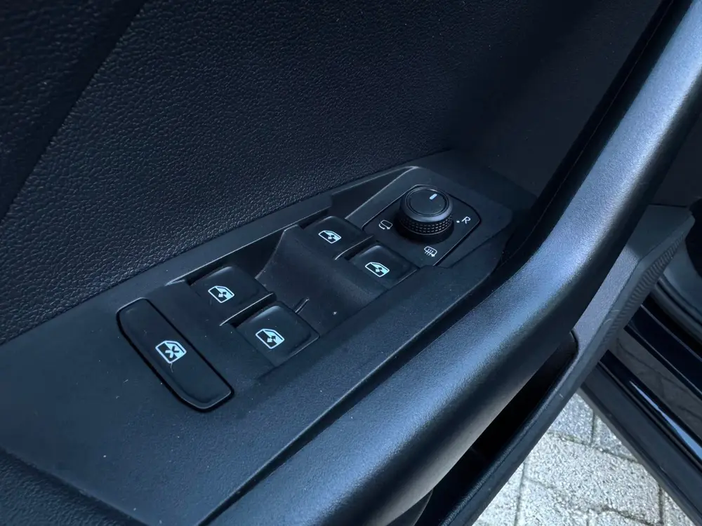 Volkswagen T-Cross 1.0 TSI Life CAMERA / PDC VOOR & ACHTER / uit 2022, foto 11