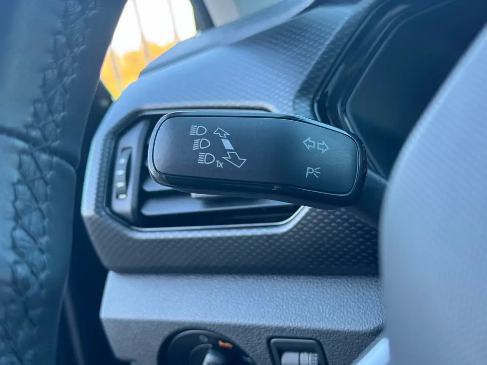 Volkswagen T-Cross 1.0 TSI Life CAMERA / PDC VOOR & ACHTER / uit 2022, foto 17